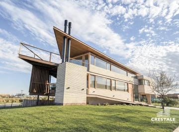 Casa · 271m² · 7 Ambientes · 2 Cocheras · Venta / Permuta - Casa 3 Dorm. con Vistas Al Lago - Vida Barrio Cerrado, Funes.