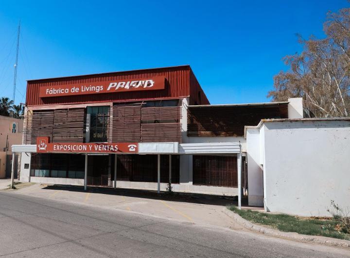 Local comercial · 1972m² · 6 Ambientes · 2 Cocheras