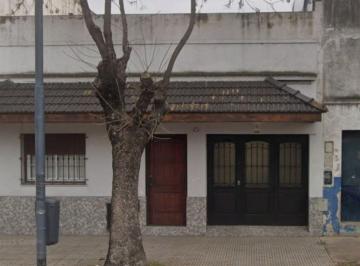 Casa · 100m² · 3 Ambientes · 2 Cocheras · Venta - Casa 3 Amb. en Pompeya