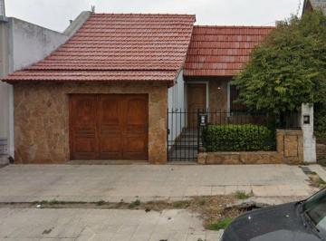 Casa de 4 ambientes, Bahía Blanca · Casa de 2 Dorm. Apta Crédito, Roca 300, Bahía Blanca