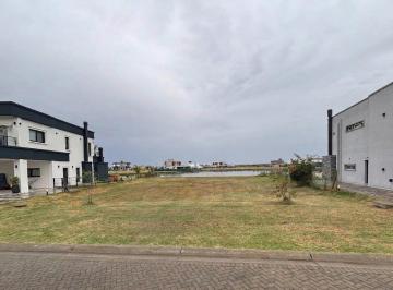 Terreno , Berazategui · Lote a La Laguna en Pueblos del Plata – Barrio Sebastián Gaboto