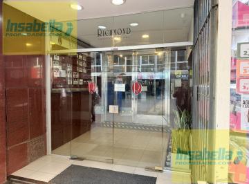 Oficina comercial · 50m² · 4 Ambientes · Oficina S/ Peatonal en Venta