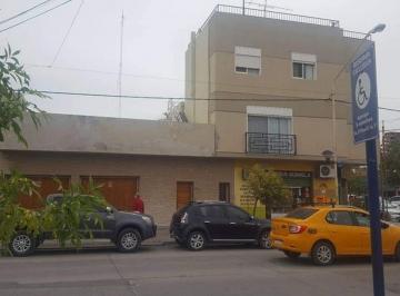 Casa · 852m² · 4 Ambientes · 4 Cocheras · Alquiler Propiedad en Esq. San Martin y Bouquet Roldan