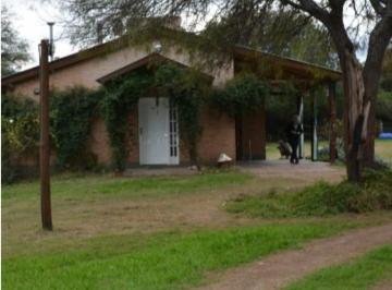Foto · Casa con Pileta Departamento y Galpon con Lote de 10.590 m²
