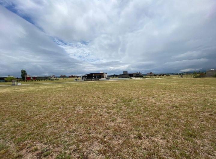Terreno · 1327m²
