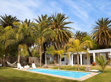 Casa · 150m² · 4 Ambientes · 1 Cochera · Venta Casa Finca - Vuelta La Barranca