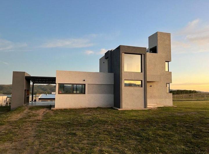Casa · 169m² · 3 Ambientes · 1 Cochera