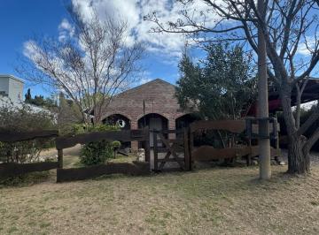 Casa · 70m² · 4 Ambientes · 1 Cochera · Casa en Venta en Villa Rumipal - 960 m² Terreno