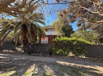 Quinta vacacional · 1402m² · 4 Ambientes · 2 Cocheras · Quinta en Villa Luzuriaga