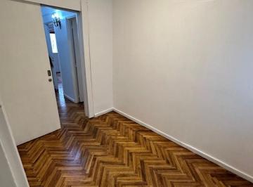 Departamento de 4 ambientes Venta USD 128.000 · Oportunidad Semipiso Contrafrente Balcon 1 Cuadra Parque Rivadavia