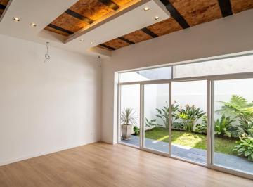 PH · 42m² · 2 Ambientes · PH con Patio y Jardín en Olivos