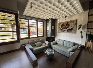 Casa · 200m² · 5 Ambientes · 2 Cocheras · Chalet en PH 5 Ambientes en Bernardino Rivadavia