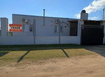 Casa de 4 ambientes, Ciudad de Santa Fe · Oportunidad en Venta en Colastine Norte Km² Casa con Pileta y Gran Terreno