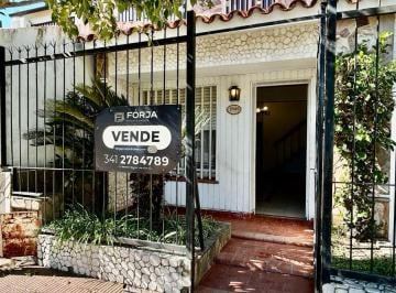 Casa · 152m² · 6 Ambientes · Casa de 4 Dorm. con Cochera | Apto Credito Hipotecario