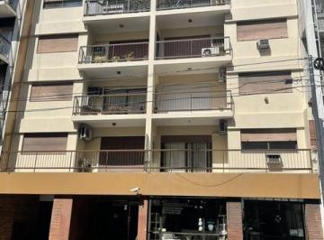 Departamento · 64m² · 4 Ambientes · Departamento en Recoleta
