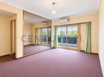 Departamento · 55m² · 3 Ambientes · Venta Depto 3 Ambientes C/patio Propio - Permuta - Apto Credito - Caballito