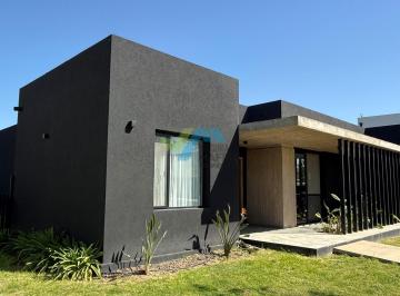 Casa · 147m² · 5 Ambientes · 2 Cocheras · Casa en Venta en San Sebastian - Area 9, San Sebastian, Escobar