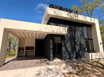 Casa de 3 ambientes, Costa del Este · Excelente Casa a Estrenar en Costa del Este