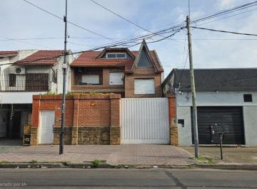 Casa · 312m² · 6 Ambientes · 1 Cochera · Casa 6 Ambientes con Pileta Quincho y Parrilla