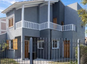PH · 42m² · 6 Ambientes · 2 Cocheras · Venta PH - 3 Dorm. con Cochera Santa Genoveva Neuquen