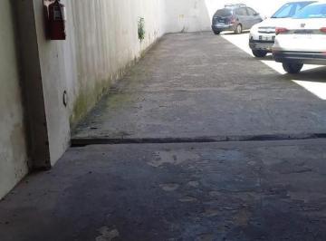 Garage · 15m² · Cochera en Venta - - 15.4 m - Flores