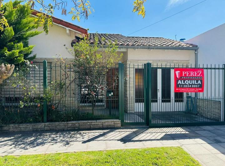 Casa · 60m² · 4 Ambientes · 1 Cochera