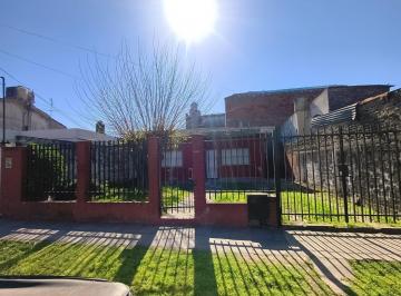 Casa · 300m² · 3 Ambientes · 1 Cochera · Casa en Villa Santos Tesei