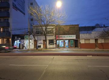 Casa · 174m² · 6 Dormitorios · Casa Av Colon 2426