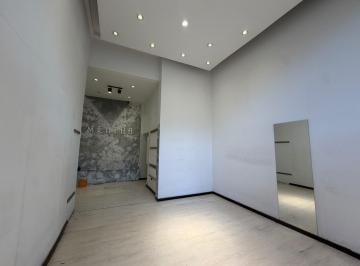 Local comercial · 3 Ambientes · Local en Primera Seccion