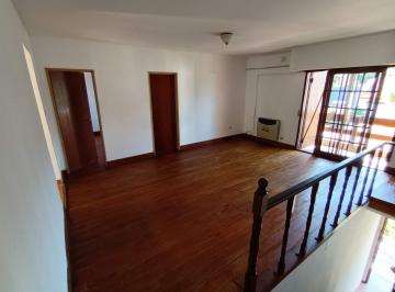 Departamento de 4 ambientes, Brandsen · Departamento en Planta Alta por Escalera
