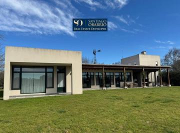 Casa · 395m² · 8 Ambientes · Casa en Venta Estancia Benquerencia Sobre Chacra de 5,35 Hectáreas