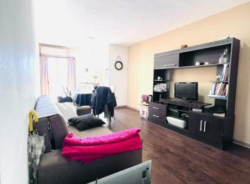 Departamento · 42m² · 2 Ambientes · Alberdi S/santa Fe Al 300 a Mtrs. Policía Frente C/balcón