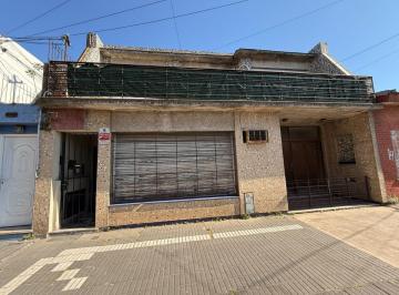 Casa de 5 ambientes, Lanús · En Venta Casa 5 Amb en 2 Plantas con Gge 2 Autos, Fondo Libre y Pileta en Lanus