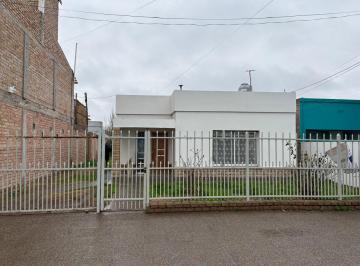 Casa de 4 ambientes, Allen · Casa Patio Grande