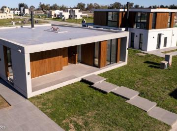 Casa · 132m² · 3 Ambientes · Venta - Casa a Estrenar en Lares de Canning - Lote 70