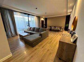 Casa · 148m² · 4 Ambientes · 1 Cochera · Casa - Perez