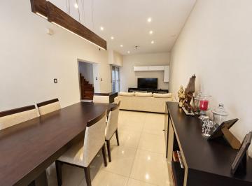 Casa · 140m² · 4 Ambientes · Casa - Venta - Flores - 4 Ambientes