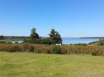 Campo · 230000ha · 6 Ambientes · 1 Cochera · Chacra de 23 Ha en Venta Sobre Laguna del Sauce Punta del Este con Costa y Vistas Únicas
