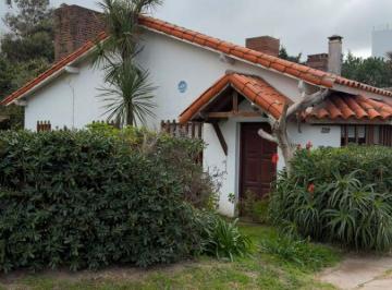 Casa de 4 ambientes, Ostende · Chalet Sobre Terreno Multfamiliar a m del Mar