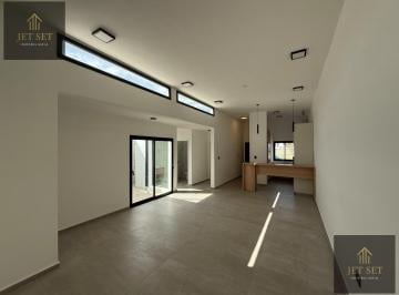 Casa · 100m² · 6 Ambientes · 1 Cochera · Venta Dúplex 2 Dorm. en Terrazas de Manantiales | Patio Propio y Cochera