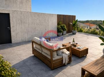 Casa · 69m² · 3 Ambientes · 1 Cochera · Venta PH 3 Ambientes en Planta Alta a Estrenar con Cochera y Terraza - Carapachay