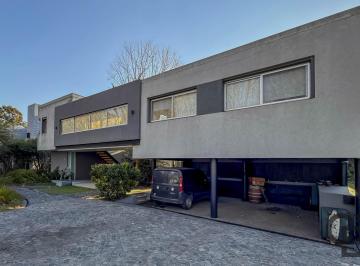 Casa · 280m² · 6 Ambientes · 4 Cocheras · Casa en Venta en Grand Bell 1 de 4 Dorm. - City Bell