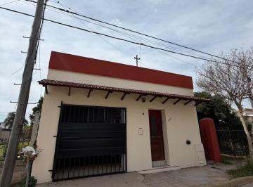 Casa · 87m² · 4 Ambientes · 1 Cochera · Casa en Venta en El Centro de Coronda