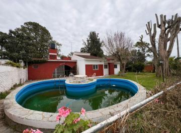 Quinta vacacional · 138m² · 2 Dormitorios · Quinta en Venta en Sauce Viejo con Pileta