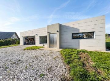 Casa · 240m² · 4 Ambientes · 1 Cochera · Venta Casa a Estrenar 4 Ambientes Arenas del Sur