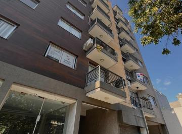 Departamento de 2 ambientes, Morón · Departamento en Moron - 2 Ambientes Al Frente - Alquiler