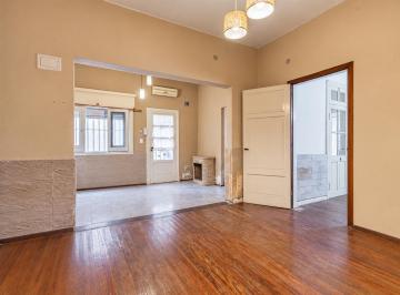 PH · 80m² · 3 Ambientes · PH de 3 Ambientes con Quincho y Terraza en Banfield Oeste