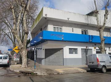 Local comercial · 110m² · 2 Ambientes · Local Comercal Sobre Av Jara