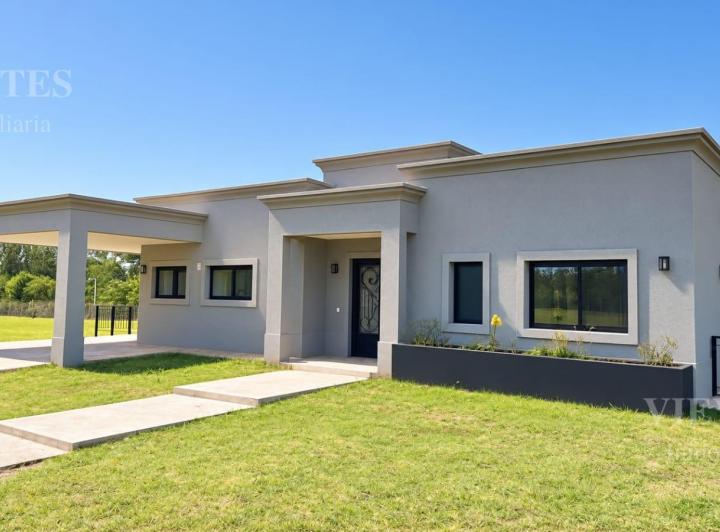 Casa · 151m² · 4 Ambientes · 2 Cocheras