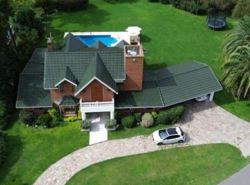 Casa · 333m² · 8 Ambientes · 2 Cocheras · Casa en Venta Club Privado El Ombu